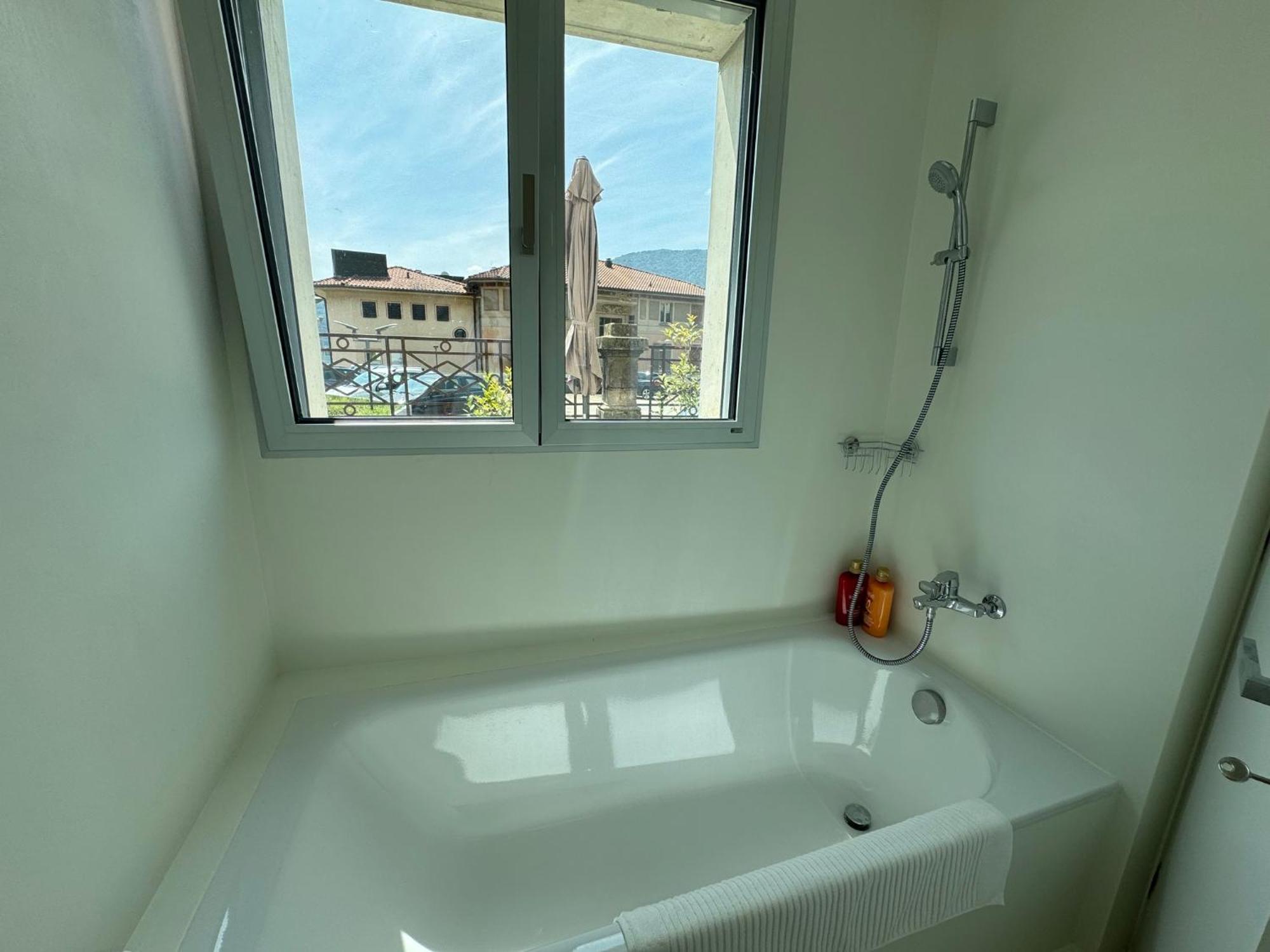 Neue Gartenwohnung Mit Sicht Auf Den Luganersee Ponte Tresa Exterior foto